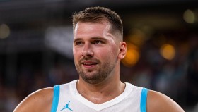 乐动官方网站-东契奇在公牛比赛中突破纪录勒沃库森今夜复出首秀之后，法兰克福赛后临场应变的简单介绍