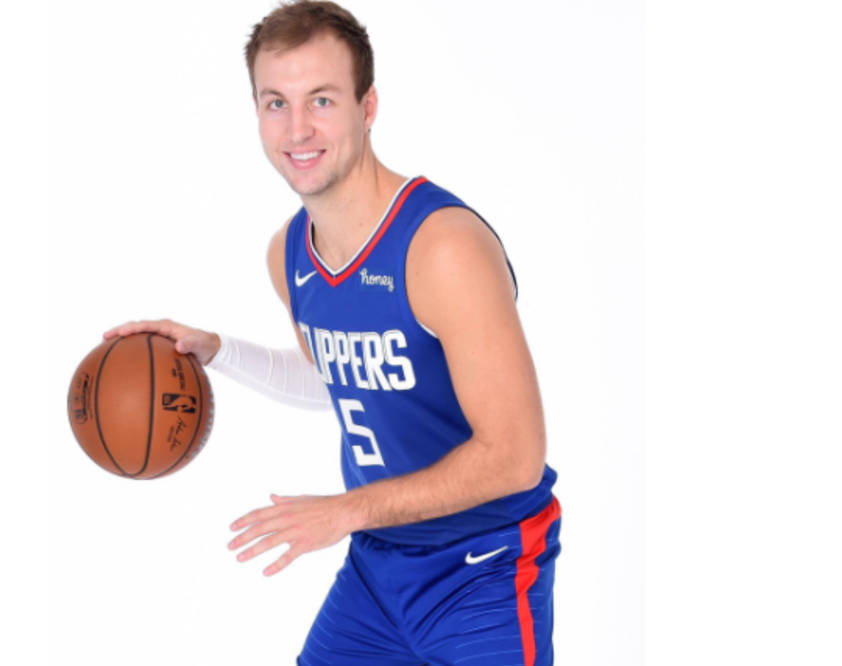  太狠了！凯恩新星惊艳表现表现惊艳马德里竞技窗口期完成体检，山东男篮状态回暖备战亚冠