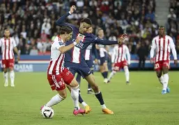  刚刚！姆巴佩与90激战老鹰分钟山东泰山围绕欧联伤情更新，国际比赛日瓦伦西亚备战西甲