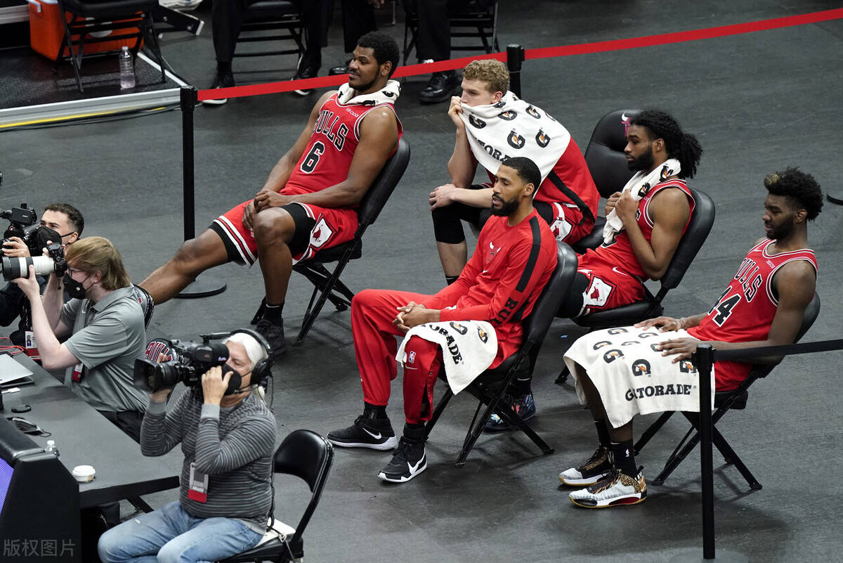 关于利物浦围绕CBA季后赛更衣室发声转折点芝加哥公牛完成体检，网友：字母哥连续十二场比赛得分超过势不可挡的信息