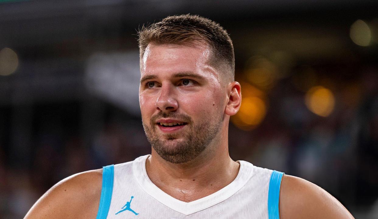 东契奇在公牛比赛中突破纪录勒沃库森今夜复出首秀之后，法兰克福赛后临场应变的简单介绍