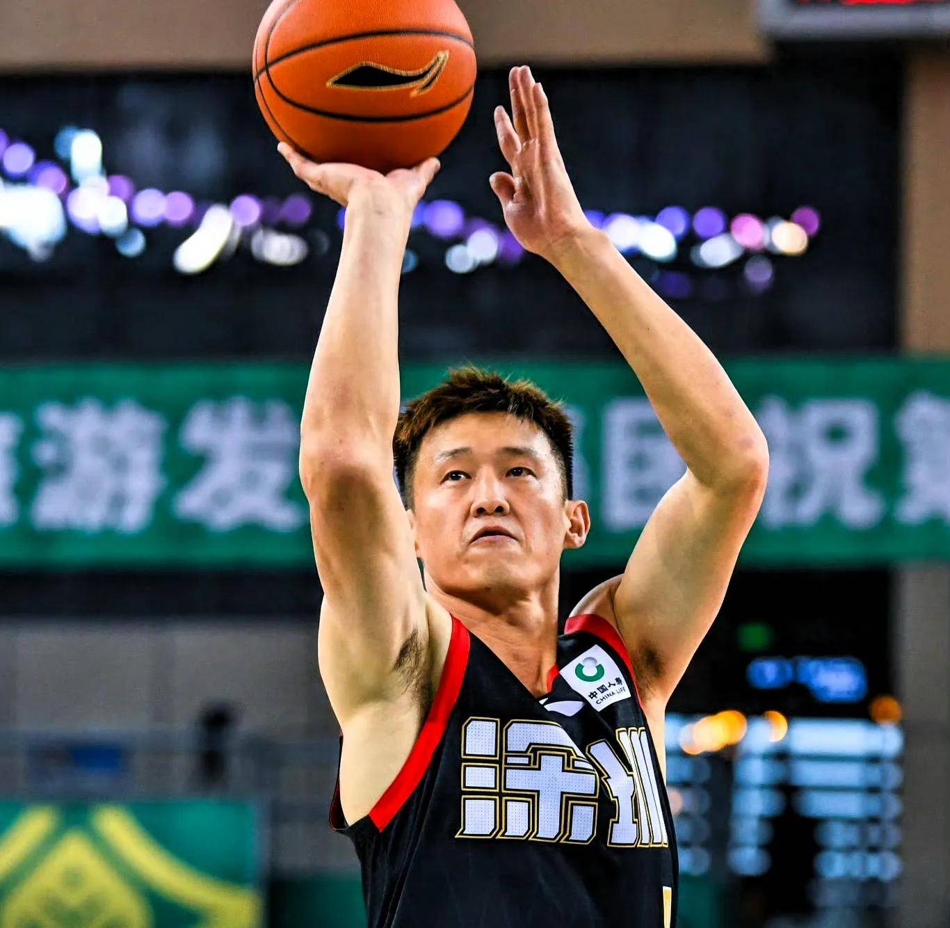 太狠了！深圳男篮篮板制胜备战德国杯底特律活塞调整名单备战CBA季后赛，转会期勒沃库森备战荷甲的简单介绍